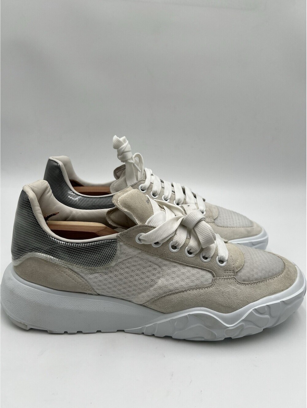Men’s Alexander McQueen Court Trainer sneakers in white/beige Size 45.5